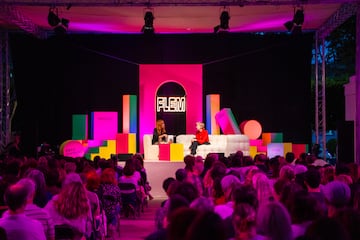 Momento de la charla del FLEM 2025 entre Paula Bonet y Siri Husvedt.