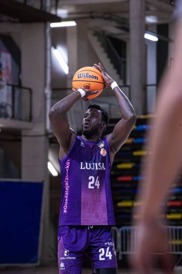 Diallo fue el mejor jugador de Lujisa ante C.B. Mensajero Foto Santi Molina DXTENGUADA