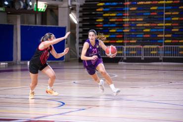 Duna del Valle en un lance del partido de Ferial Plaza ante C.B. Grupo 76 Alkasar Foto Santi Molina DXTENGUADA