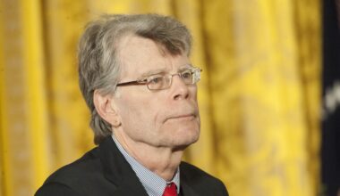 Stephen King, el autor más cuestionado en las escuelas de Estados Unidos según un informe de PEN América