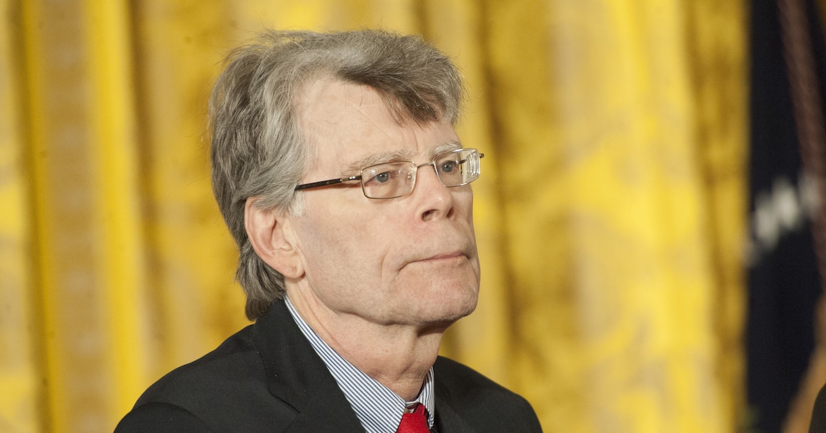 Stephen King, el autor más cuestionado en las escuelas de Estados Unidos según un informe de PEN América