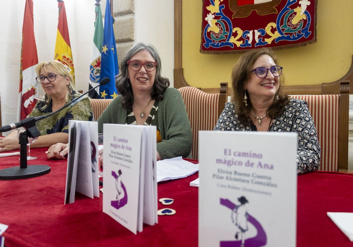 Otoño con hojas de libros y la última noche de luna en Cáceres