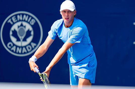 ETHAN QUINN durante la temporada 2025. Fuente: Getty