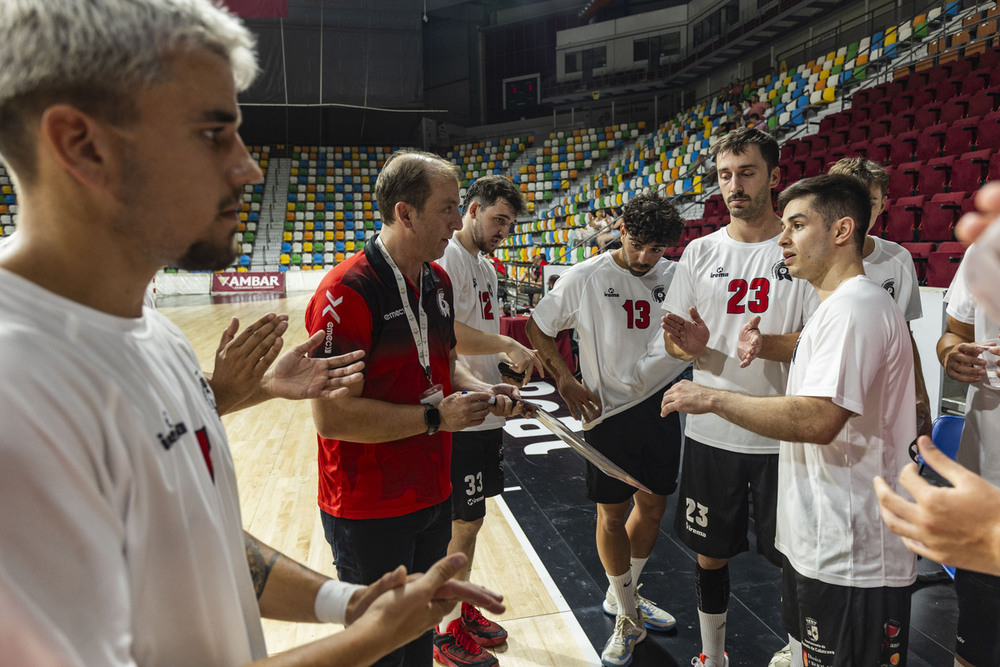 Jesús Herrero, entrenador del Pozuelo, en un tiempo muerto.