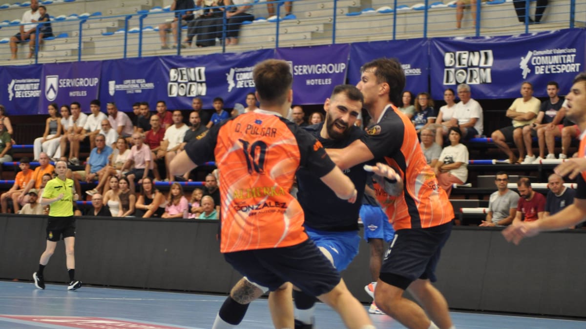 El Balonmano Servigroup Benidorm quiere consolidar su buen momento ante el Barça | SER Deportivos Benidorm