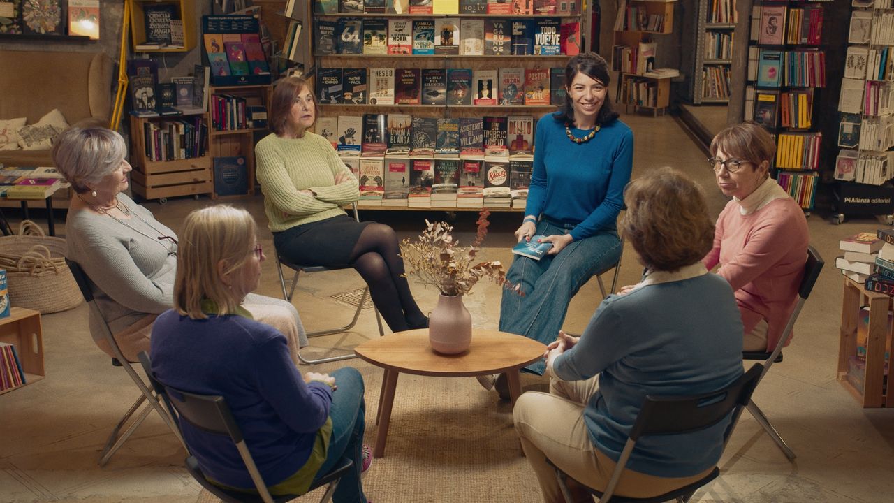 ‘100 libros juntas’, el documental que te ayudará a bajar el ritmo y disparará tus ganas de unirte a un club de lectura