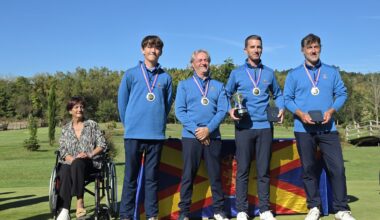 La Teniente de Alcalde entrega la copa del Campeonato de España de Federaciones Autonómicas de Pitch&Putt 2025 en el que se proclamó vencedora a la selección de Baleares