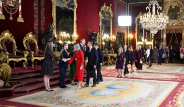 De Álvaro Pombo a Manuela Villena o la nueva jefa de la Secretaría de Letizia: los invitados a la recepción del 12 de octubre en el Palacio Real