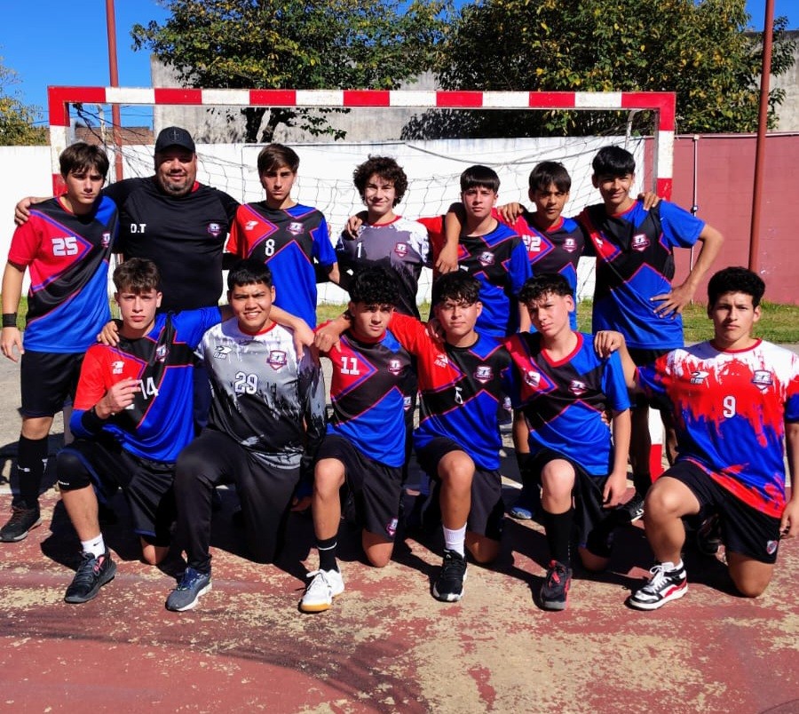 Handball Inferiores: Los Menores de Muni Pilar metieron doblete y saltaron a la punta