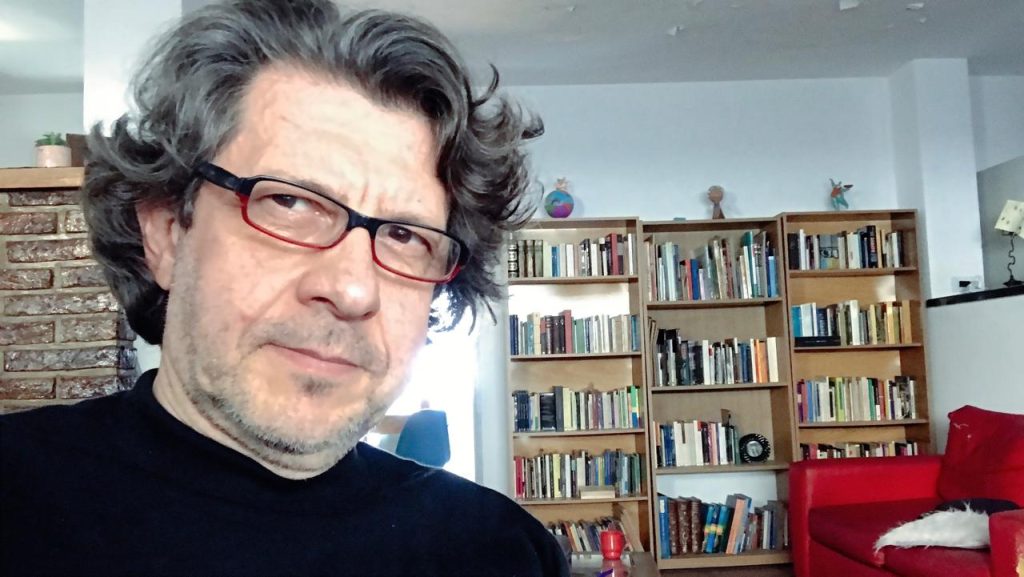 Alejandro Pereyra: “Se escribe sobre lo perdido o lo que nunca llegará”