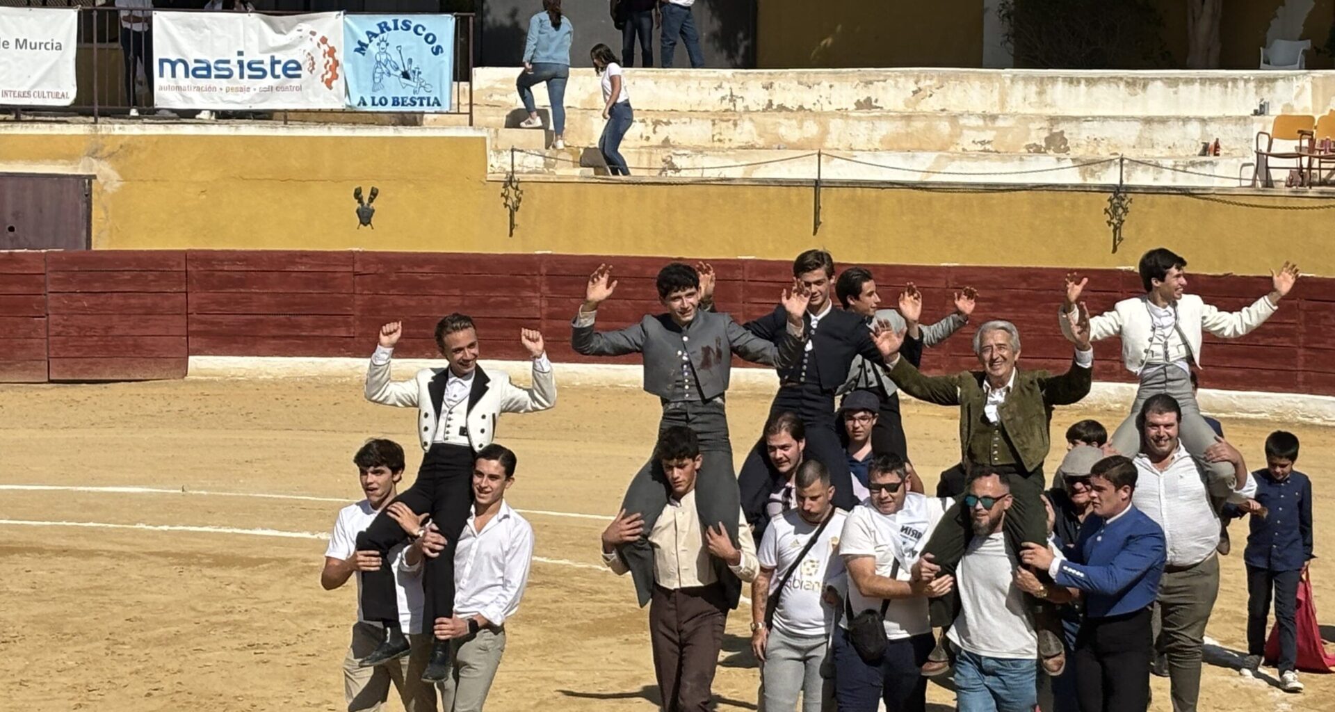 Todos a hombros en Torre Pacheco, éxito del II Encuentro de Escuelas Taurinas en la Región de Murcia