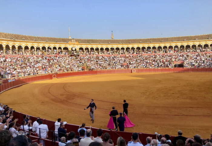 Tarde de toros solidaria - SevillaInfo