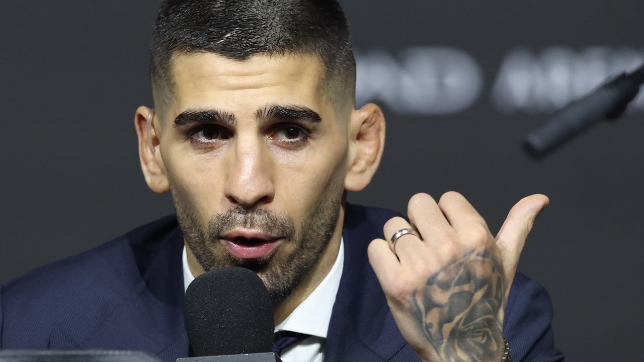 El enfado de Ilia Topuria con un periodista ruso: «¿Quién trajo a este tipo aquí?»