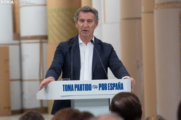Feijóo se compromete en Soria a rebajar un 20% los costes laborales y eximir de IVA a los autónomos