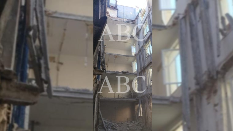 Interior del edificio derrumbado