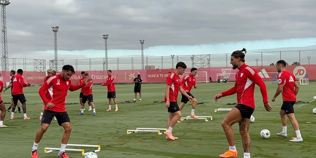 El Sevilla ultima la preparación para el duelo ante la Real Sociedad con tres bajas