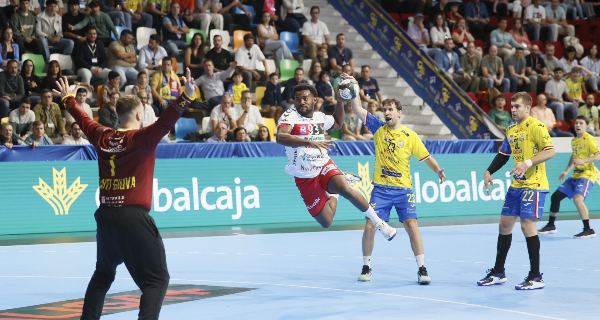 Club Balonmano Nava El Nava no da con la tecla