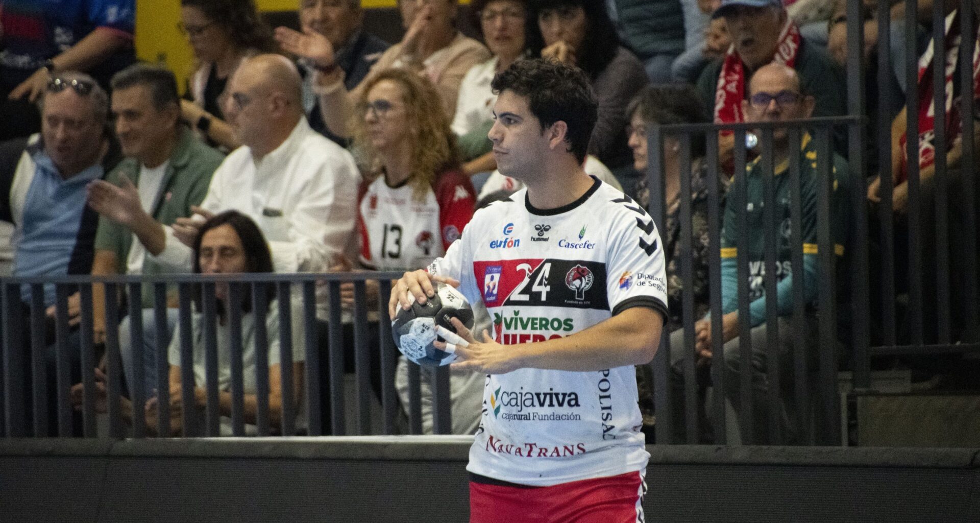 Club Balonmano Nava Un derbi de dinámicas opuestas