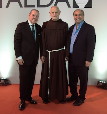 Mario Montoto junto al padre