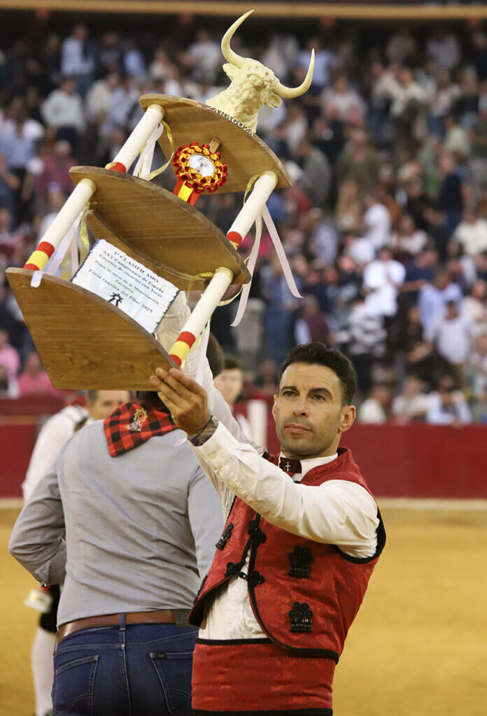 Jonathan Estébanez “Peta” se proclama campeón del XXV Campeonato de España Goyesco de Recortes en Zaragoza