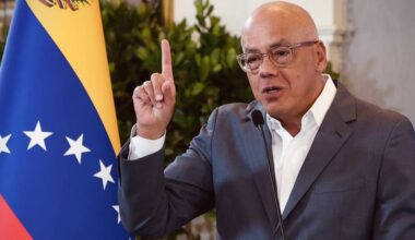 Jorge Rodríguez rechaza críticas hacia el rapero Louis BPM