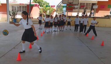 Alumnos de La Noria y San Marcos disfrutan jornada de handball