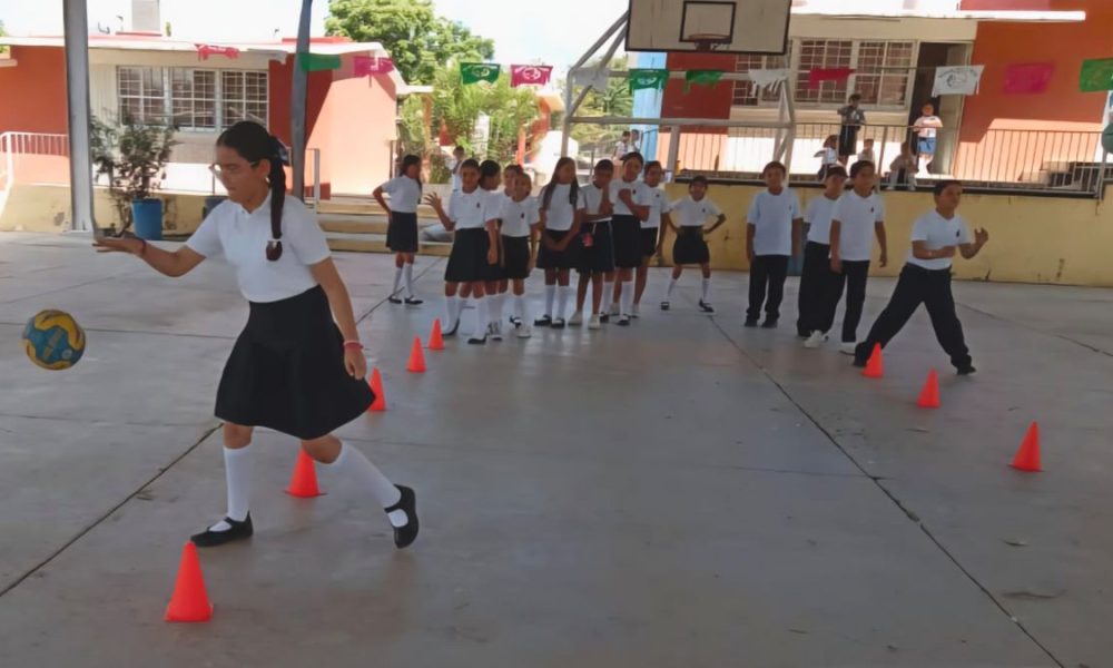 Alumnos de La Noria y San Marcos disfrutan jornada de handball