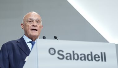La batalla de la opa de BBVA le costará a Sabadell el 20% del beneficio 