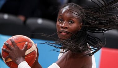 Awa Fam, la pívot que está cerca de ser el primer nº1 español del draft: "Ostras, a lo mejor sí que se puede cumplir mi sueño" | Baloncesto