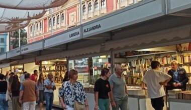 La Feria del Libro Antiguo de Sevilla roza medio siglo de historia con «creciente interés» del público joven y más proyección