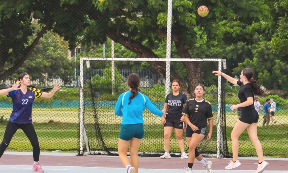 Crece el handball estudiantil con nuevos talentos en la Liga Imdem