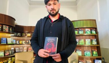 Lucas Espinosa presentó su primera novela ‘Warriors of Hell’