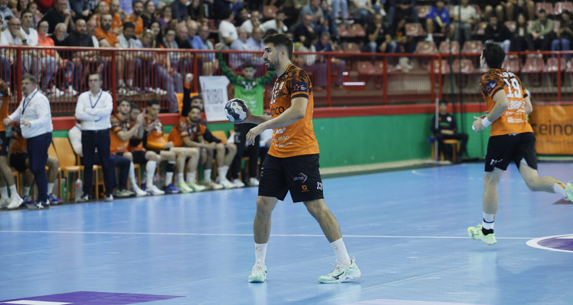 Un invicto que defender ante la necesidad gallega