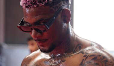 Michael Morales, peleador ecuatoriano de la UFC, en un entrenamiento.