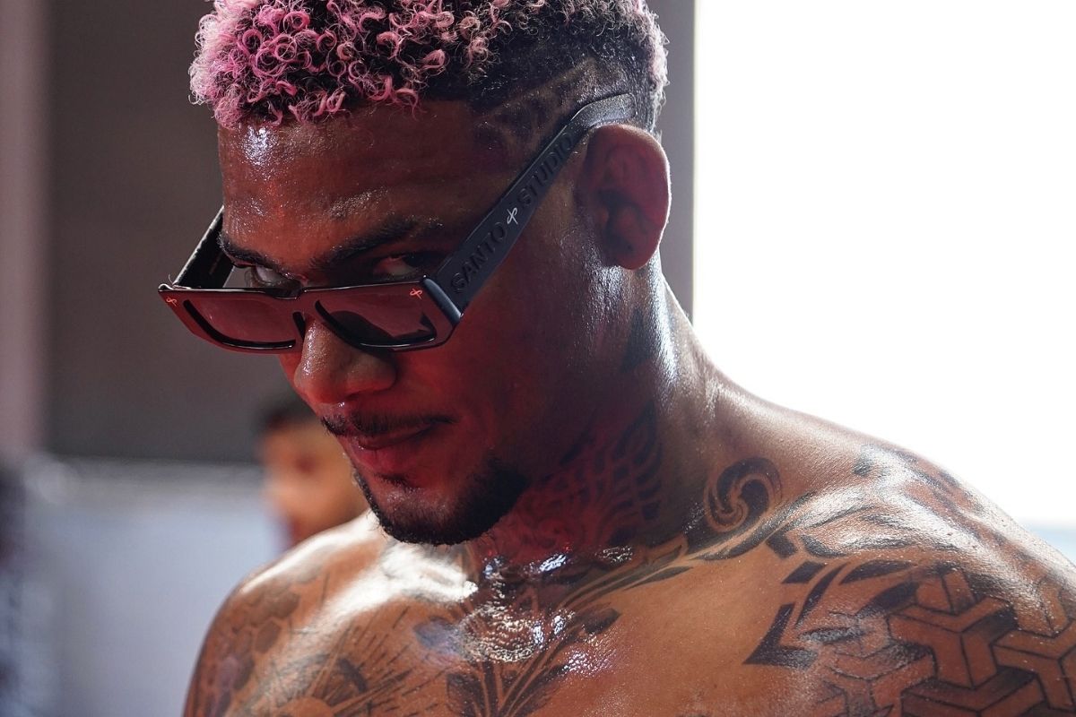 Michael Morales, peleador ecuatoriano de la UFC, en un entrenamiento.