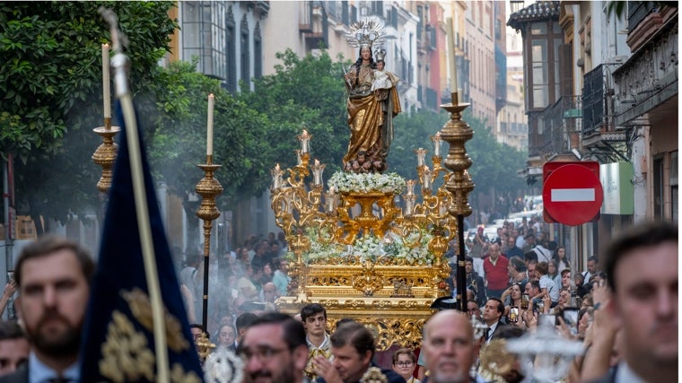 Procesión de la Virgen del Rosario de la Corona