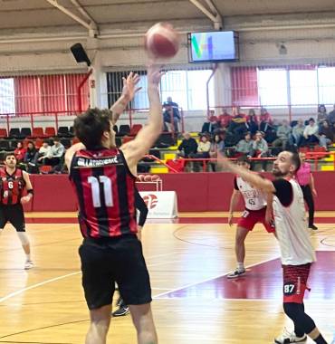 Mal comienzo de competición para Bazu Azudense que cazyó ante Tres Cantos 85-39