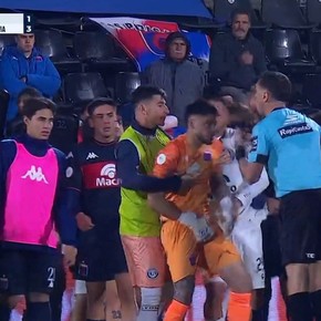 Video: el final caliente de Tigre - Independiente Rivadavia, con tres expulsados