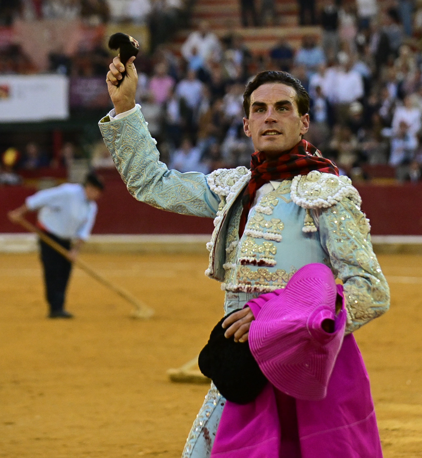 Fernando Adrián saca rédito entre la decepción de La Palmosilla