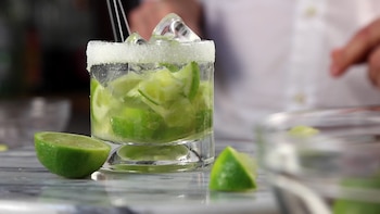 La caipirinha, bebida emblemática de