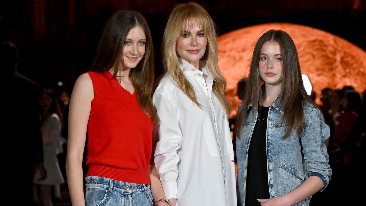 Nicole Kidman (y sus hijas), Úrsula Corberó, Penélope Cruz, Charlotte Casiraghi... las estrellas acuden en masa a descubrir el Chanel de Matthieu Blazy