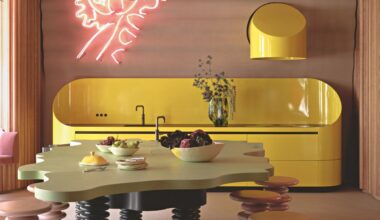 En un antiguo edificio de Berlín, este artista y arquitecto ha orquestado una casa explosiva digna de una película de ciencia ficción