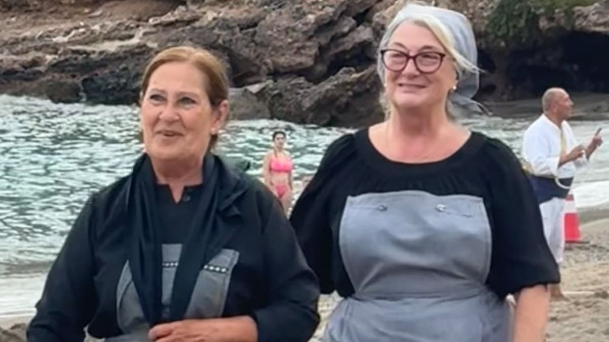 Dos nietas de pescadores firman el primer libro sobre la historia del Portús | Radio Cartagena