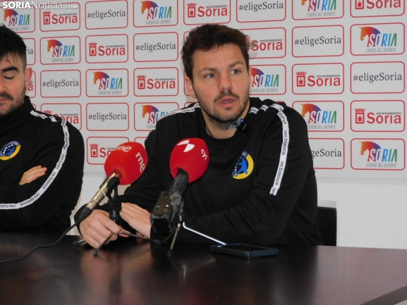 Oriol Castellarnau hace autocrítica: “No se nos pueden escapar partidos que vamos ganando de cinco goles”