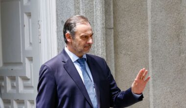 La UCO detecta en las cuentas de Ábalos una fuente de ingresos no declarada: el exministro gastó 95.000 euros sin justificación bancaria | Tribunales
