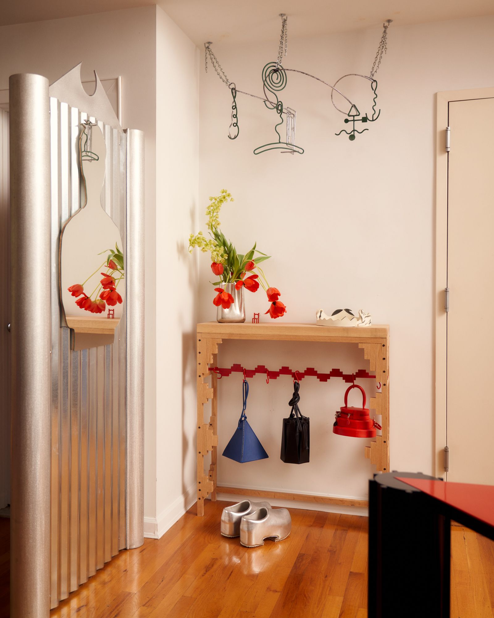 Entrada de un apartamento en Brooklyn con panel metlico