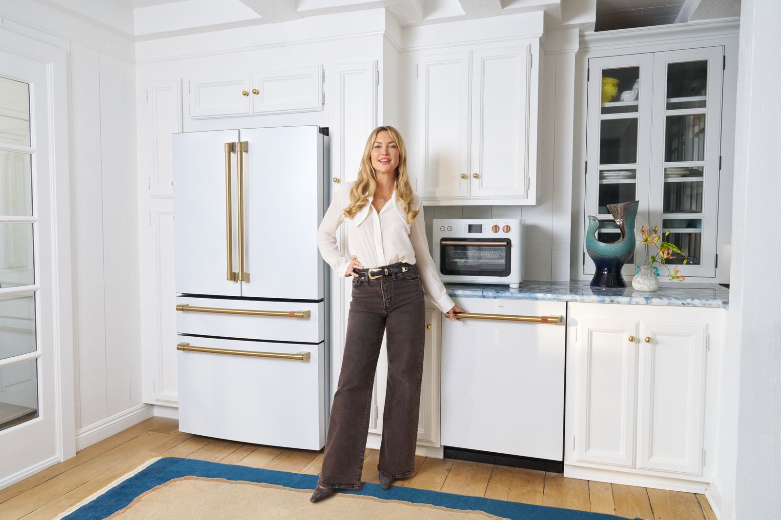 Kate Hudson en la cocina de su casa