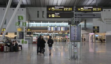 Santiago volverá a tener vuelos directos con Nueva York el verano que viene - La Voz de Galicia