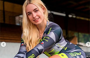 Sara Peterkova: La popular ciclista checa en redes que quedó encantada con Santiago