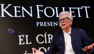 Ha vendido casi 200 millones de libros en todo el mundo y desvela ahora su pasión oculta (y nada tiene que ver con las novelas) | Sociedad